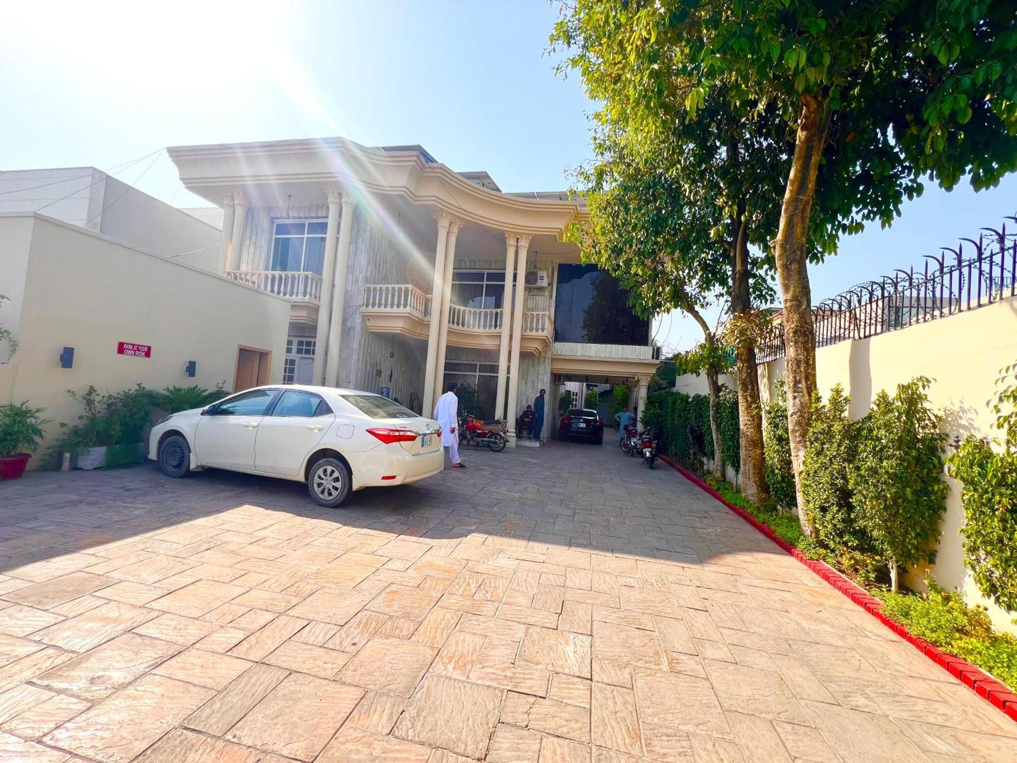 Shelton Guest House Islamabad Exterior photo