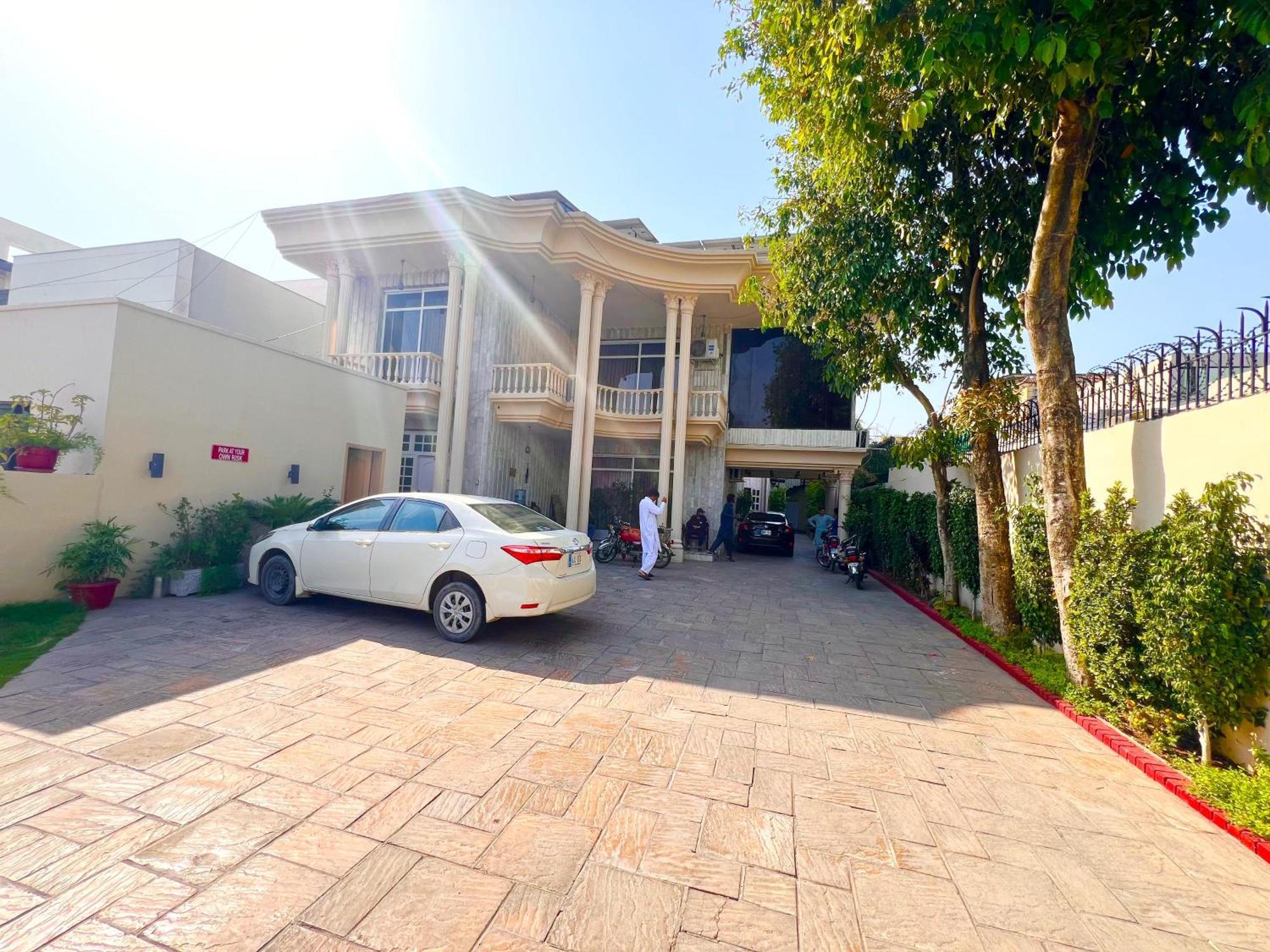 Shelton Guest House Islamabad Exterior photo